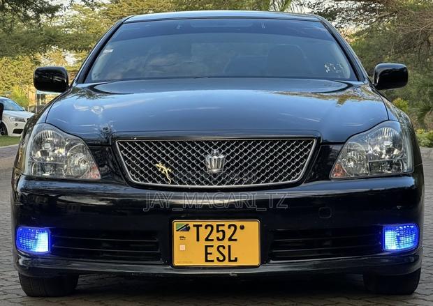 Toyota Crown 2004 Black