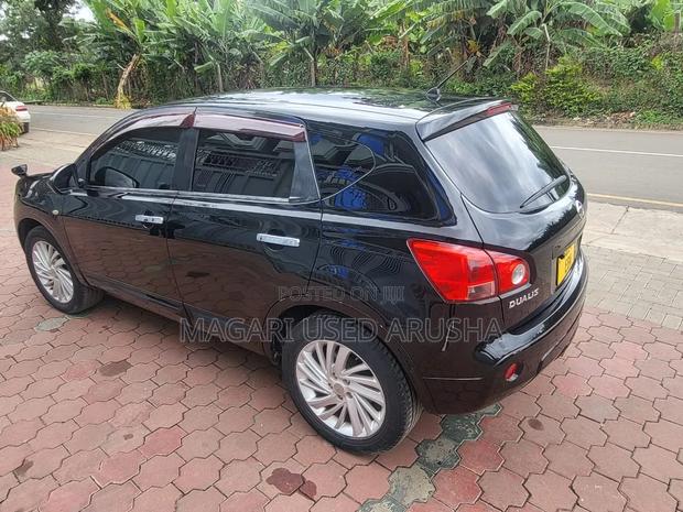 Nissan Dualis 2011 Black
