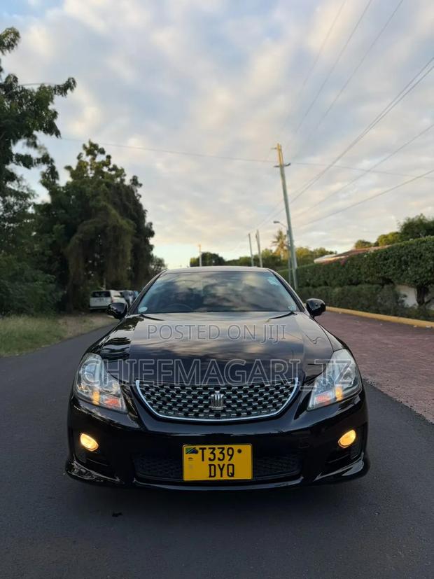 Toyota Crown 2009 Black