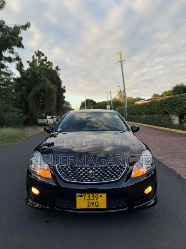 Toyota Crown 2009 Black