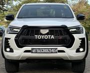 Toyota Hilux 2023 White for sale