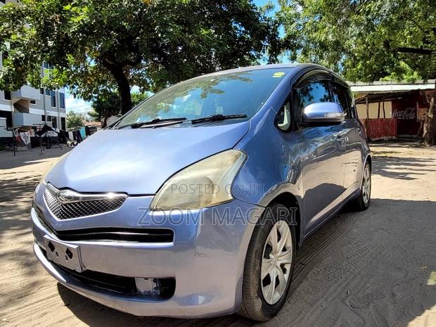 Toyota Ractis 2006 Blue