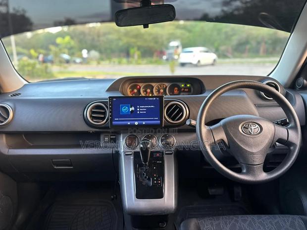Toyota Corolla Rumion 2010