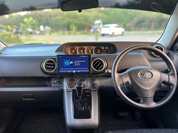 Toyota Corolla Rumion 2010