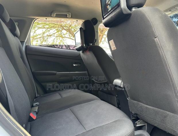 Mitsubishi RVR 2010 White