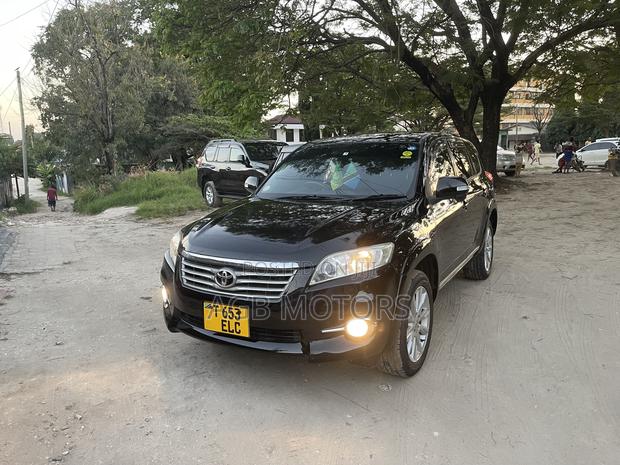Toyota Vanguard 2012 Black