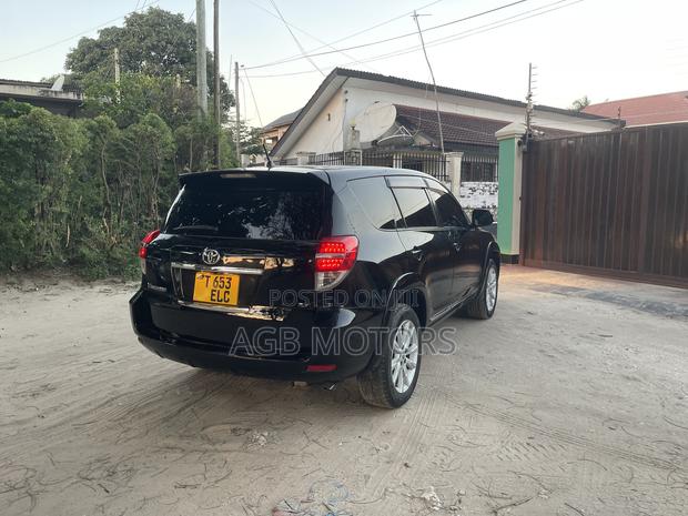 Toyota Vanguard 2012 Black
