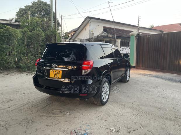 Toyota Vanguard 2012 Black