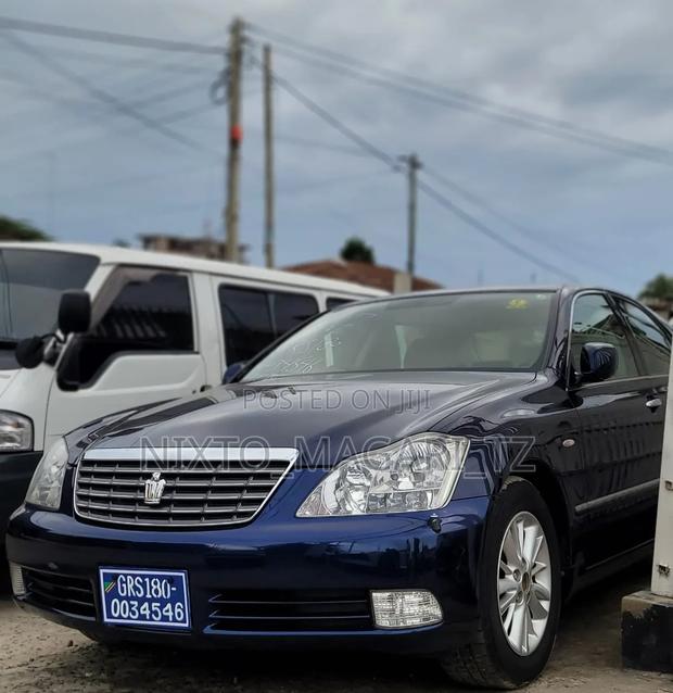 Toyota Crown Royale 2005 Blue