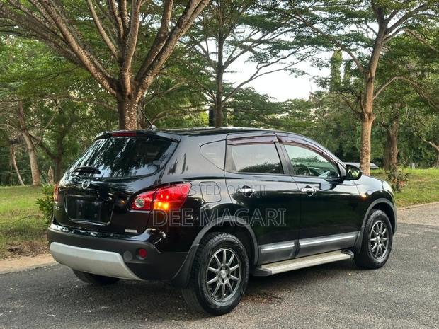 Nissan Dualis 2012 Black
