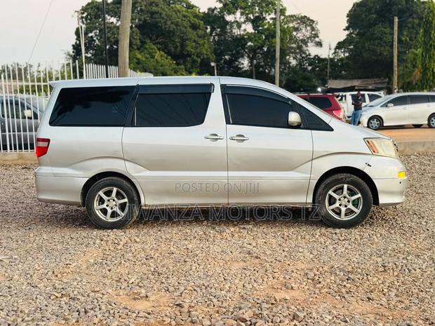 Toyota Alphard 2004 Silver