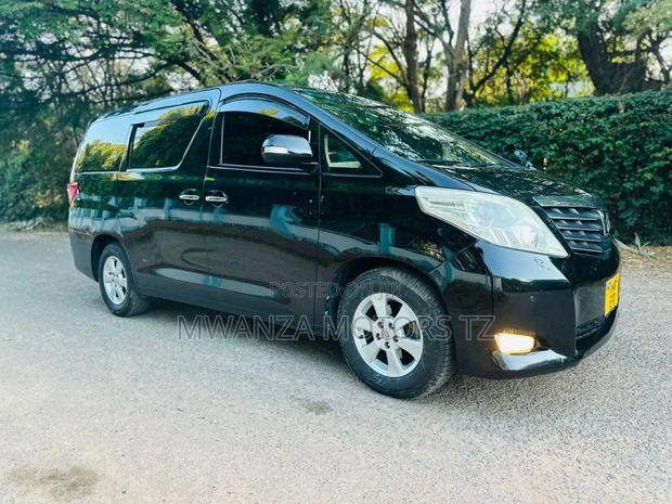 Toyota Alphard 2013 Black