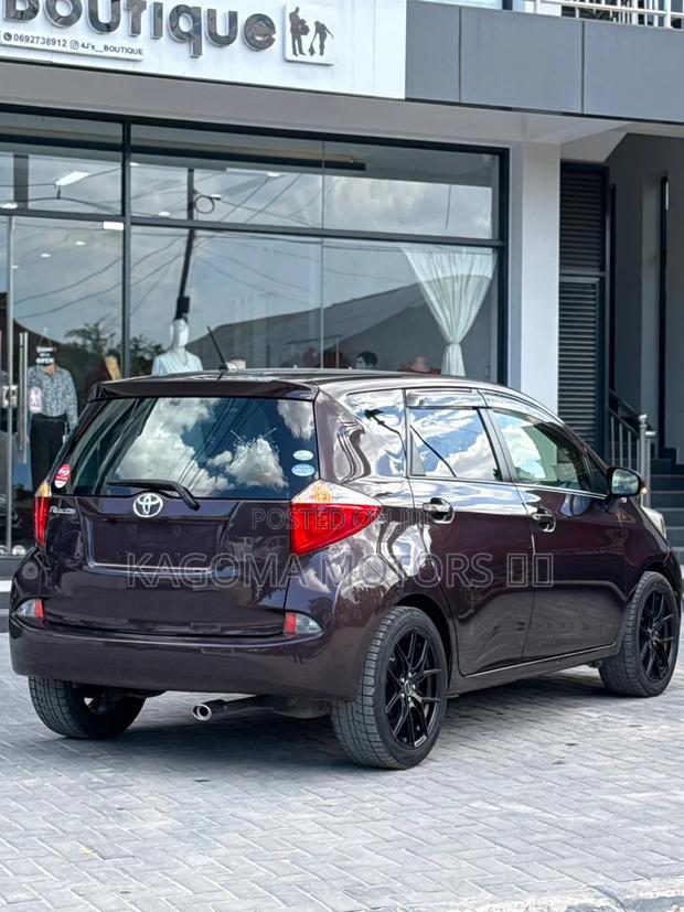 Toyota Ractis 2012 Purple