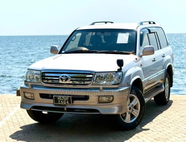 Toyota Land Cruiser 1998 Silver