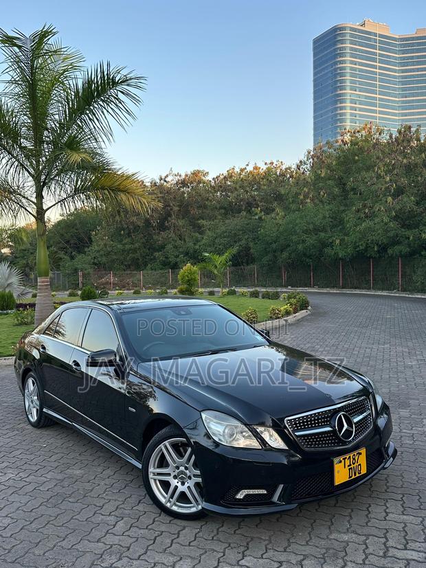Mercedes-Benz E200 2011 Black