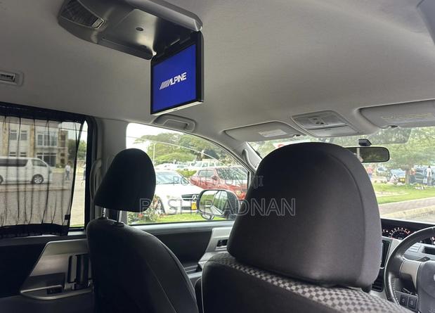 Toyota Noah 2.0 143hp FWD (8 Seater) 2009 White