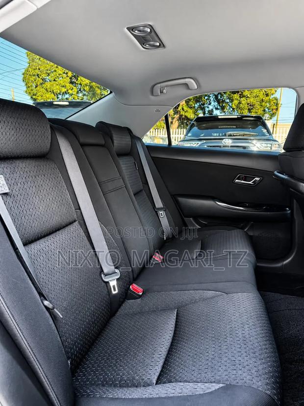 Toyota Crown 2009 Black