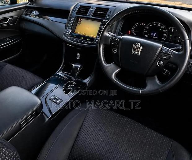 Toyota Crown 2009 Black