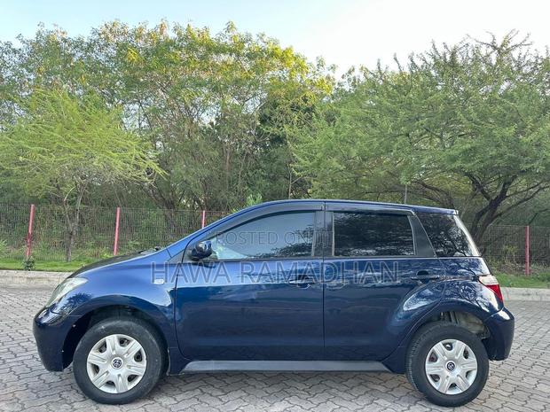 Toyota IST 2004 Blue