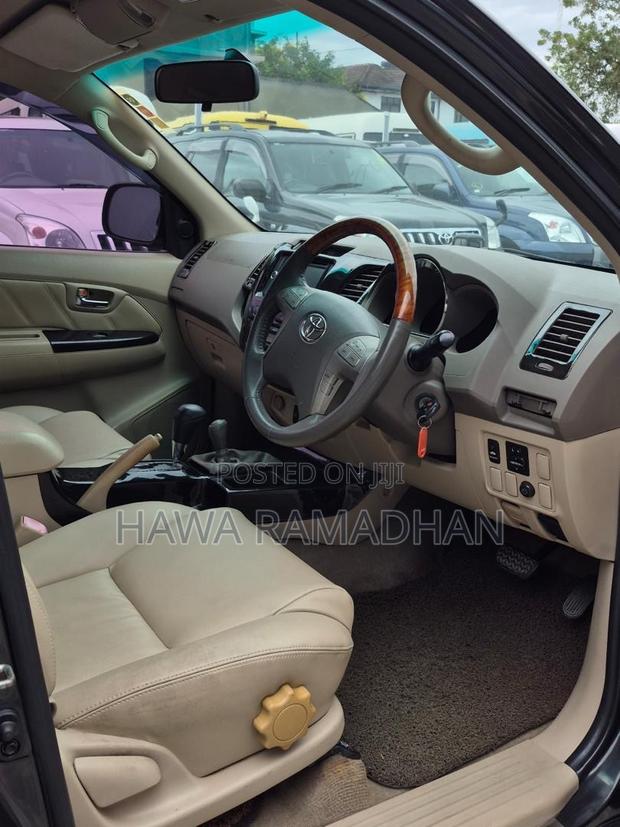 Toyota Hilux Surf 2006 Black