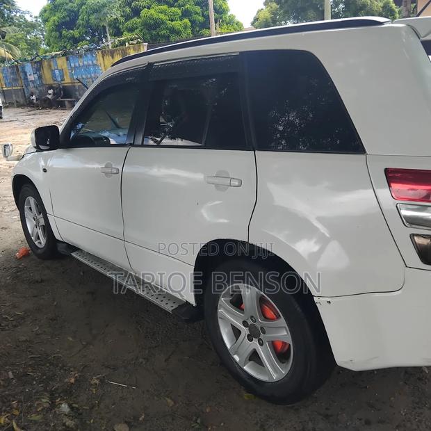 Suzuki Grand Vitara 2004 White