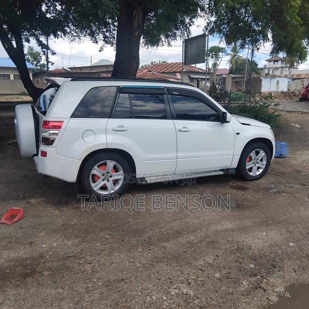 Suzuki Grand Vitara 2004 White