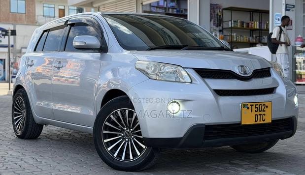 Toyota IST 2010 Black