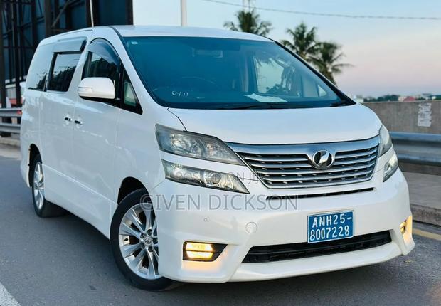 Toyota Alphard 2010 White