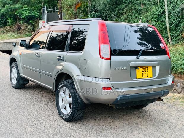 Nissan X-Trail 2001 Gray