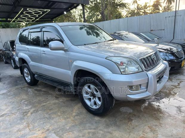 Toyota Land Cruiser Prado 2005 Silver
