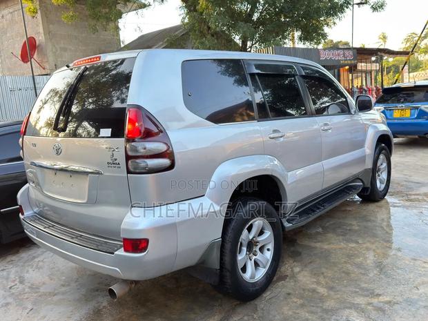 Toyota Land Cruiser Prado 2005 Silver