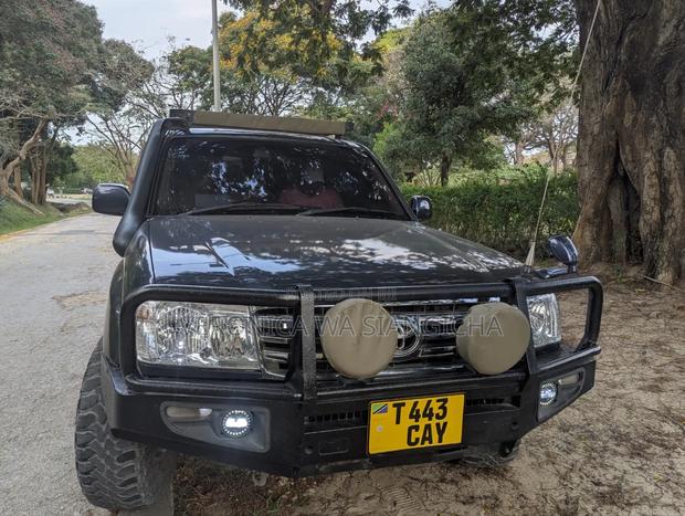 Toyota Land Cruiser 2004