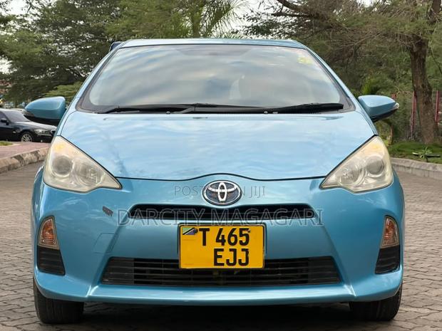 Toyota Aqua 2013 Blue