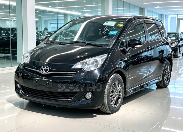 Toyota Ractis 2013 Black