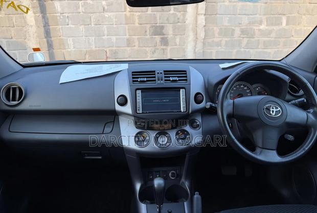Toyota RAV4 2006 White