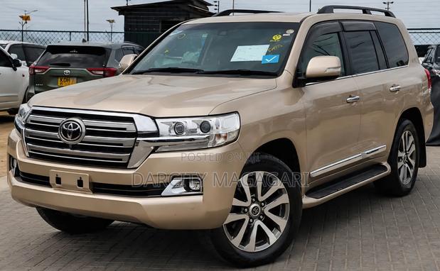 Toyota Land Cruiser 2017 Gold