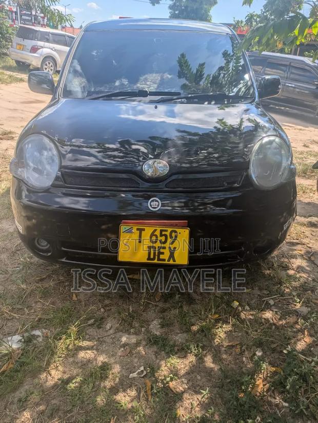 Toyota Sienta 2006 Black