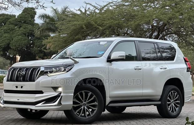 Toyota Land Cruiser Prado 2021 White