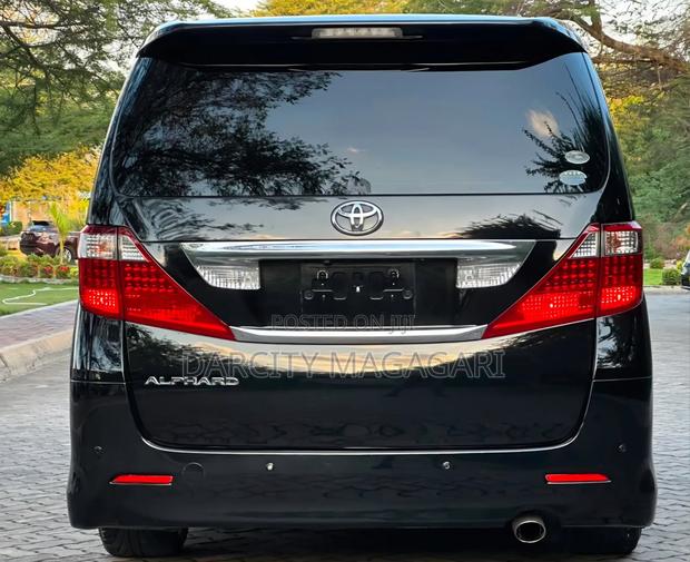 Toyota Alphard 2011 Black