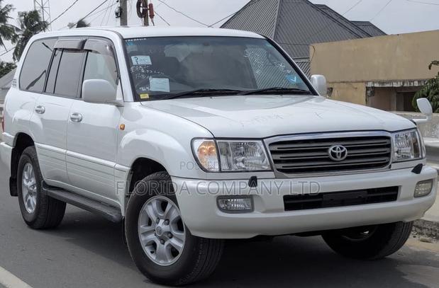Toyota Land Cruiser 2007 White