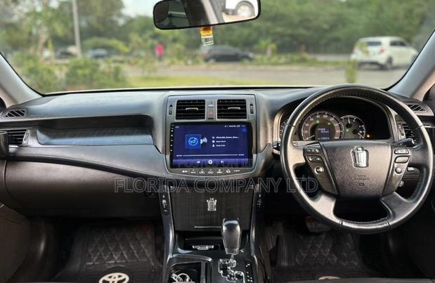 Toyota Crown 2009 White