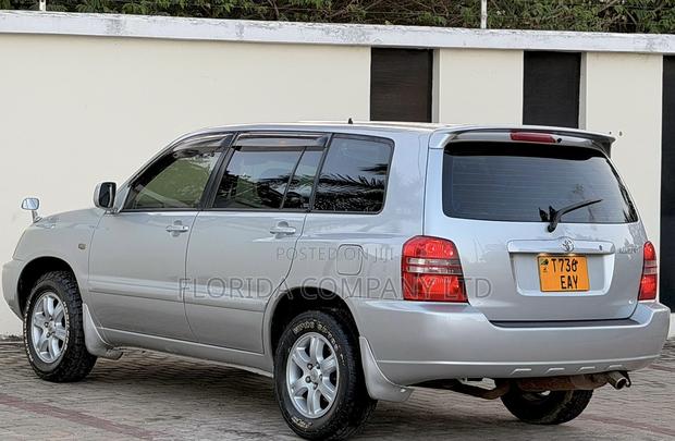 Toyota Kluger 2006 Silver