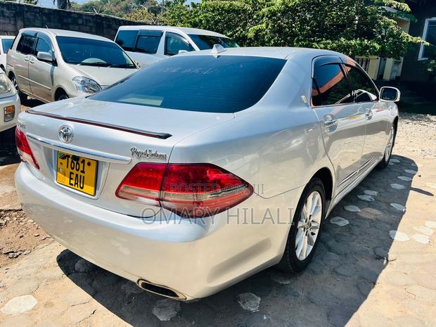 Toyota Crown 2008 Silver