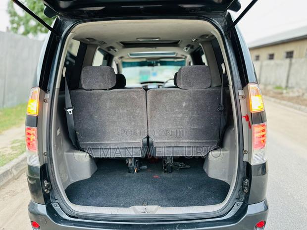 Toyota Noah 2.0 AWD (8 Seater) 2003 Black