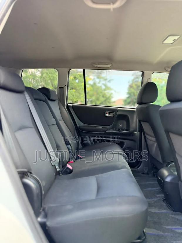 Toyota Kluger 2005 White