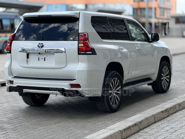 Toyota Land Cruiser Prado 2.8 2021 White