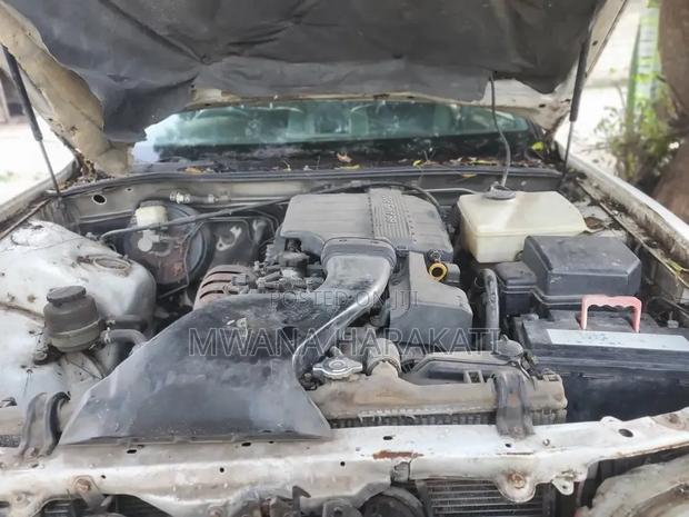 Toyota Cresta 1998 White
