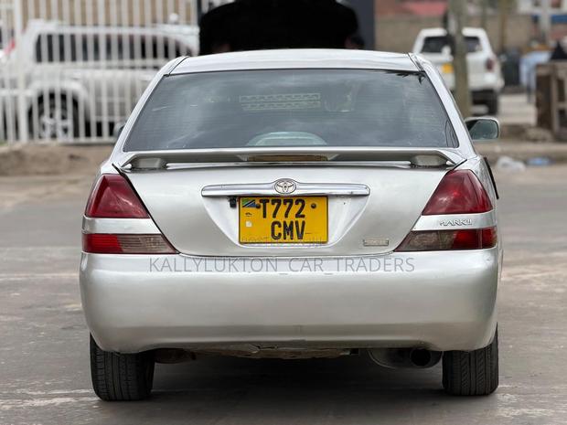 Toyota Mark II 2004 Silver