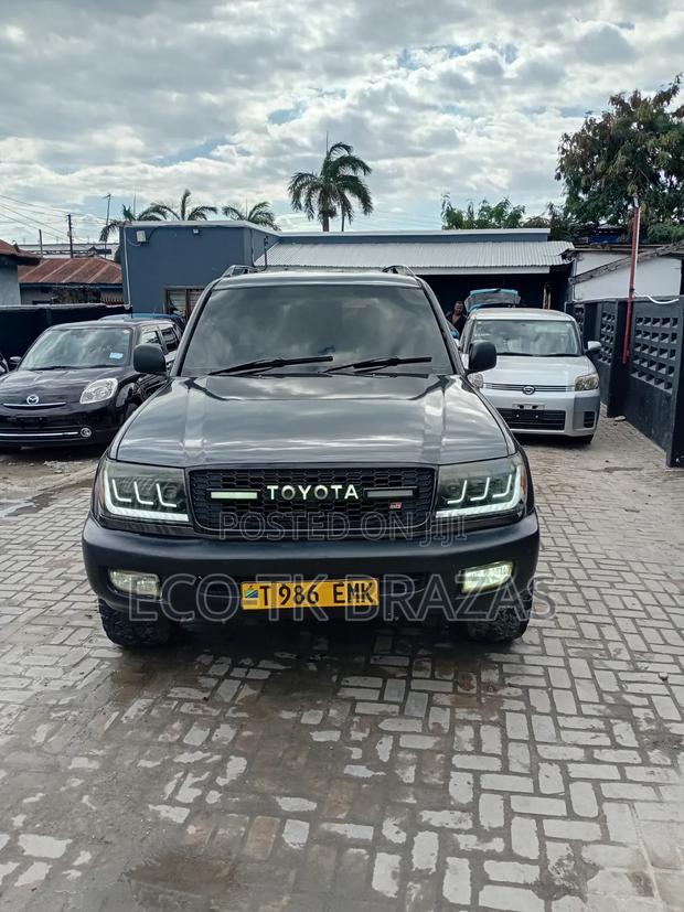 Toyota Land Cruiser 2002 Gray