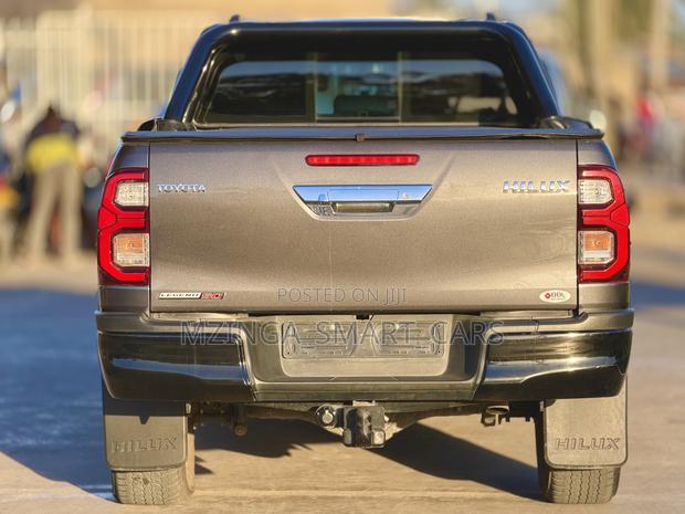 Toyota Hilux 2.8 Diesel 2020 Gray